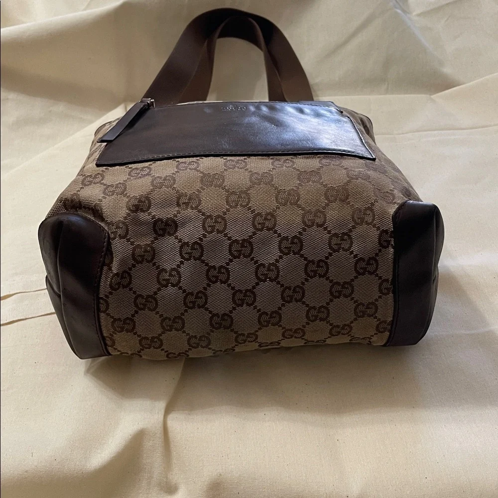 Gucci Vintage Authentic GG Monogram Canvas Over Shoulder/Hand Tote Bag. P